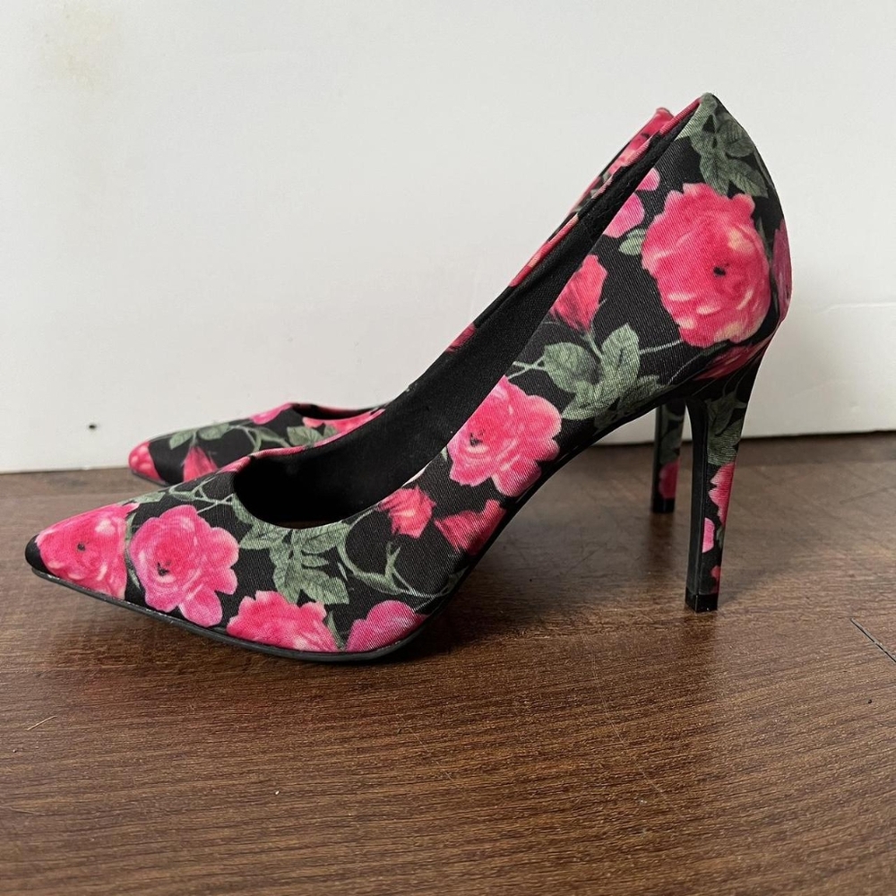 Nwot Christian Siriano Floral Heels
